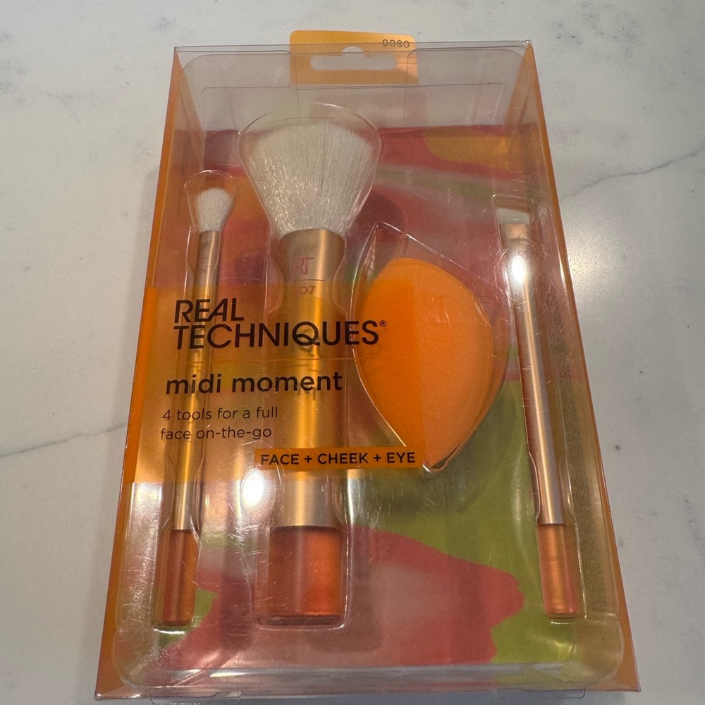 Real Techniques Midi Moment Brush and Sponge Set with Orange Accents